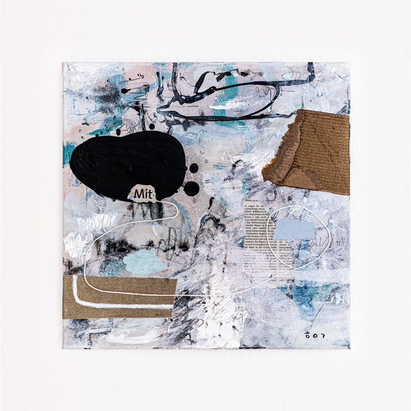 Abstract Painting - Original Wall Art – Oil & Acrylic on Canvas – Minimalist Contemporary Abstract Wall Art – Mit I (16"x16" | 40x40cm)