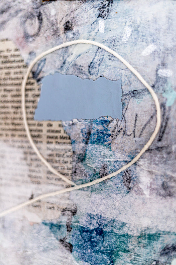 Abstract Painting - Original Wall Art – Oil & Acrylic on Canvas – Minimalist Contemporary Abstract Wall Art – Mit I (16"x16" | 40x40cm)