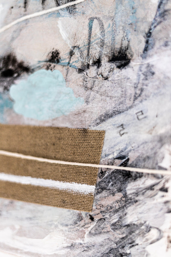 Abstract Painting - Original Wall Art – Oil & Acrylic on Canvas – Minimalist Contemporary Abstract Wall Art – Mit I (16"x16" | 40x40cm)